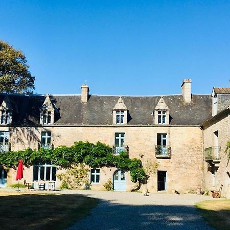 Manoir De Botcol Bed & Breakfast Saint-Nicolas-du-Pelem Exterior photo