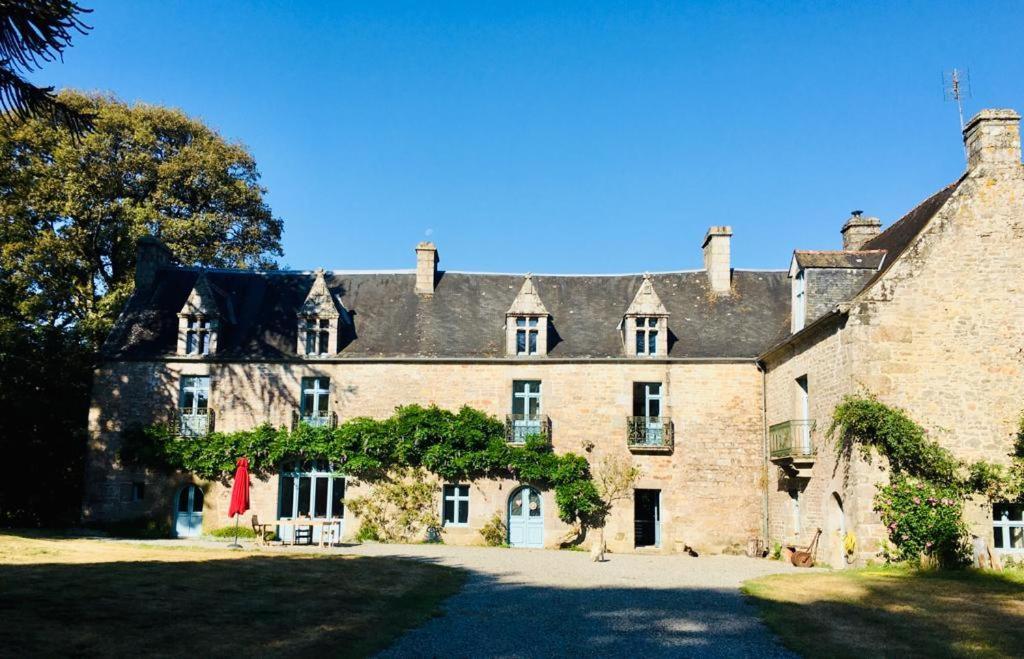 Manoir De Botcol Bed & Breakfast Saint-Nicolas-du-Pelem Exterior photo