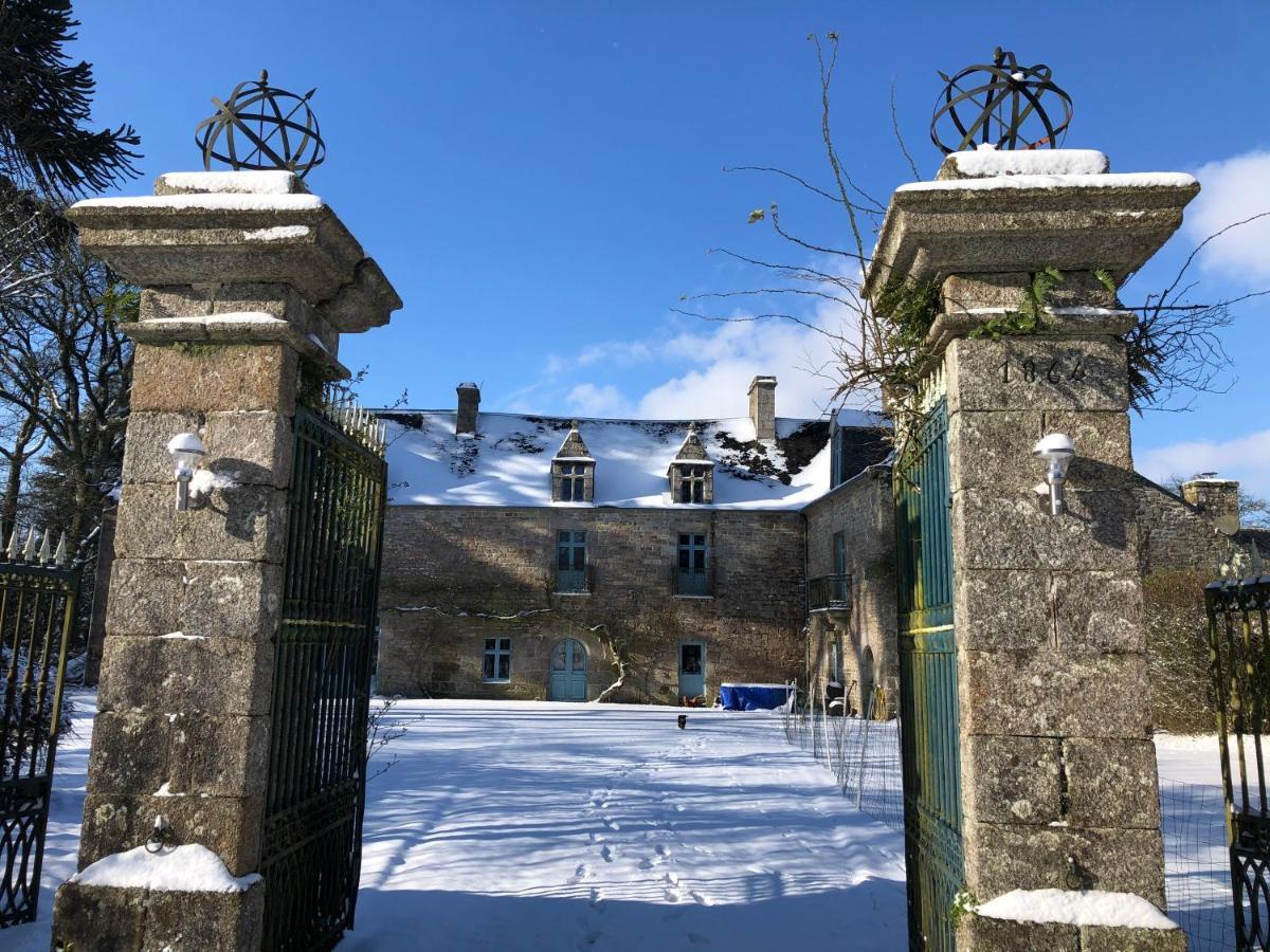 Manoir De Botcol Bed & Breakfast Saint-Nicolas-du-Pelem Exterior photo