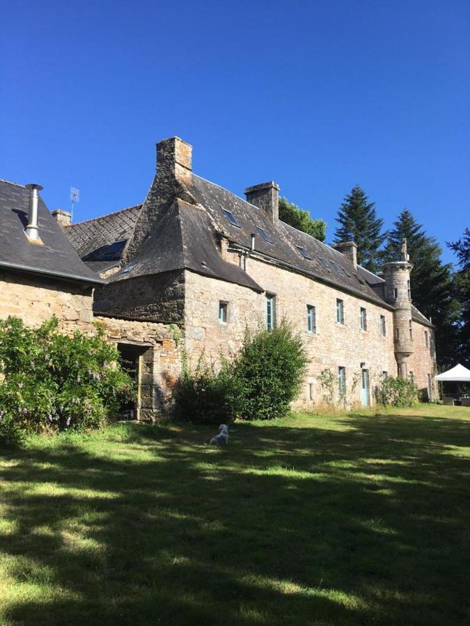 Manoir De Botcol Bed & Breakfast Saint-Nicolas-du-Pelem Exterior photo