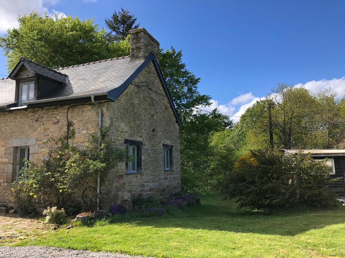 Manoir De Botcol Bed & Breakfast Saint-Nicolas-du-Pelem Exterior photo