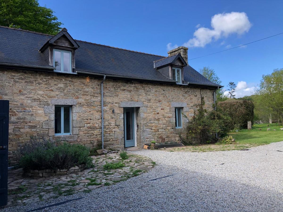 Manoir De Botcol Bed & Breakfast Saint-Nicolas-du-Pelem Exterior photo